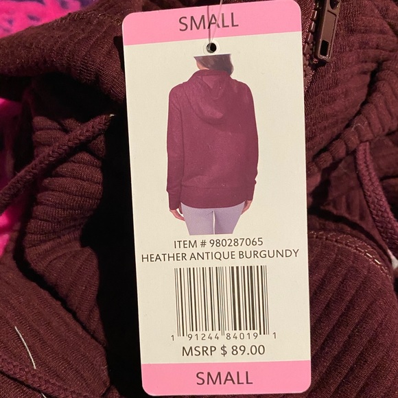 Women’s athletic jacket with hood small - Picture 4 of 8